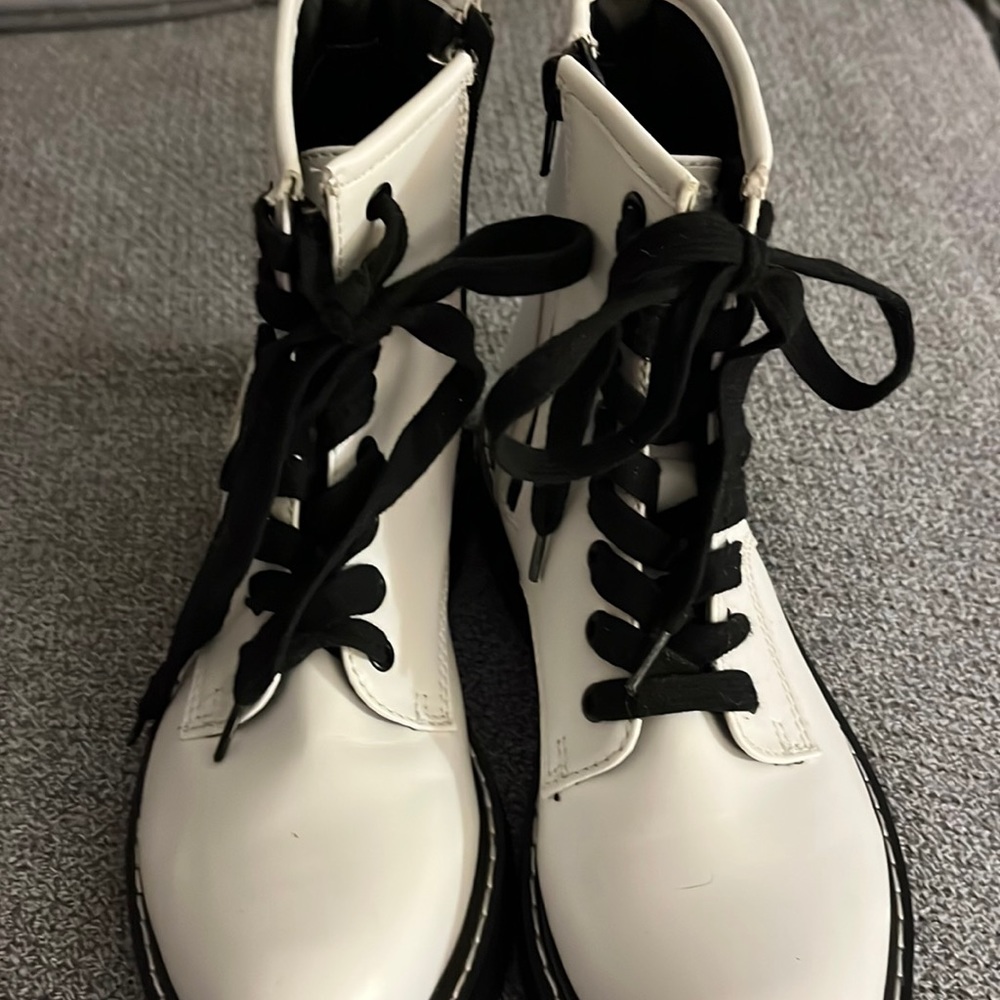 Women's white Madden Girl combat boot. Size 5 1/2. Never worn.